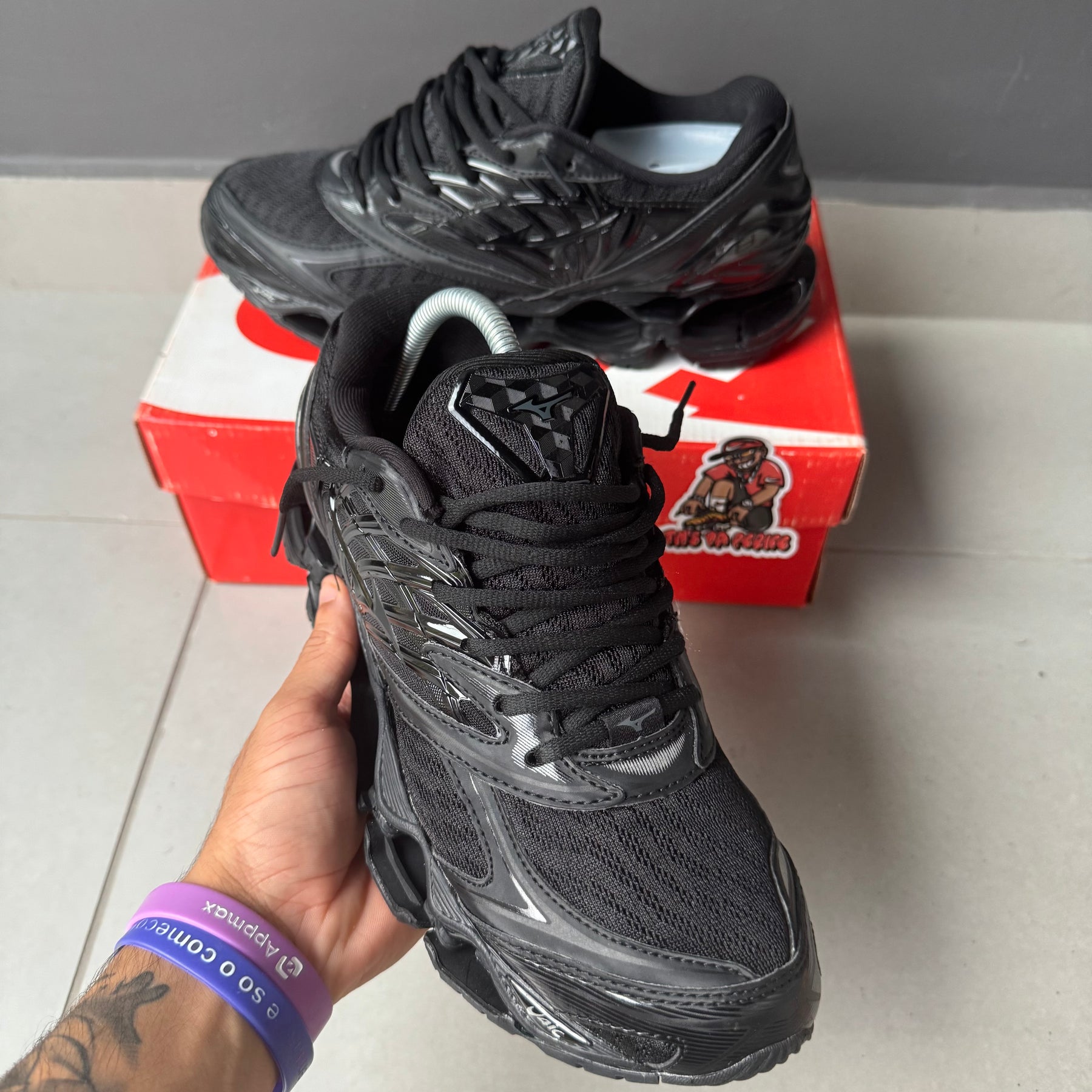 Mizuno Wave Prophecy “Black”
