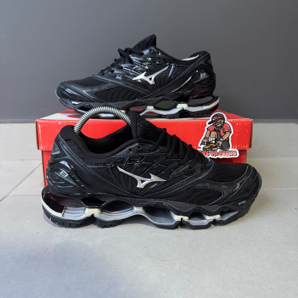 Mizuno Wave Prophecy 8 “Preto/Cinza”