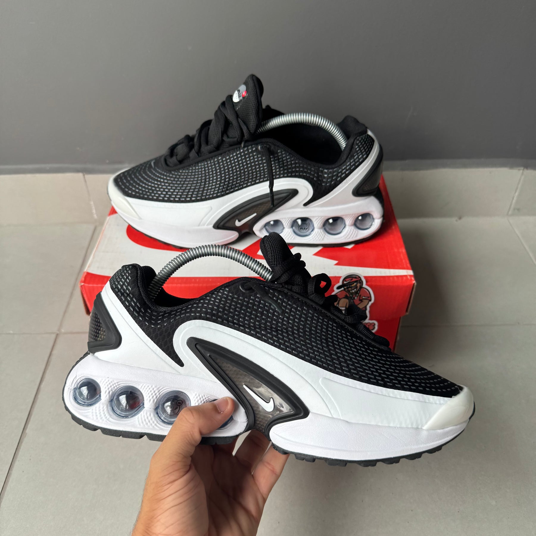 Air Max Plus Dn “Black/White”