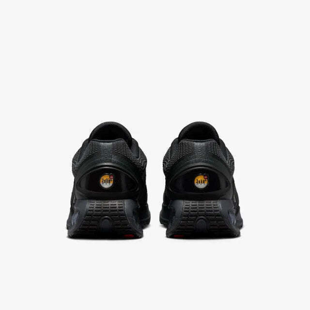 Air Max Plus Dn “Triple Black”