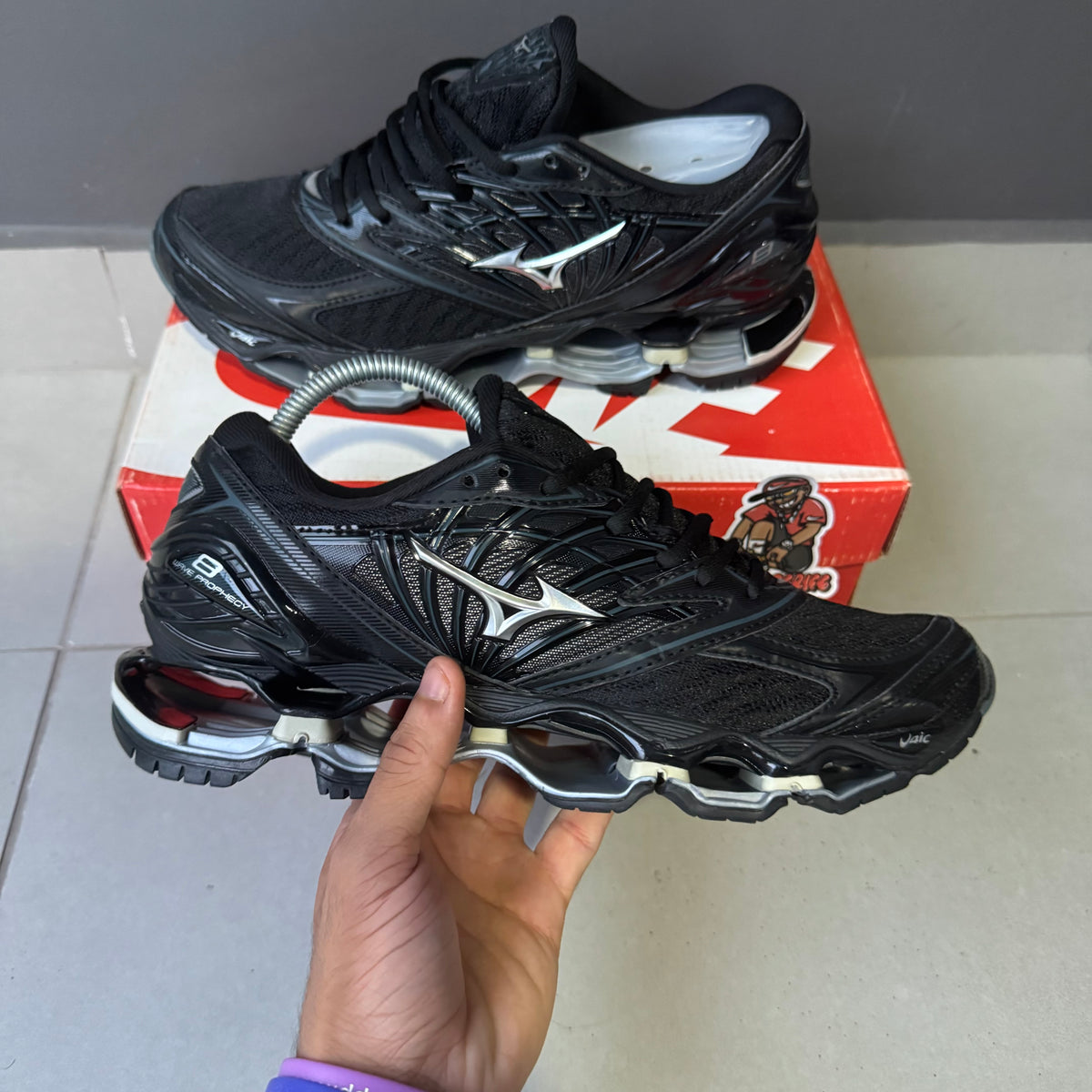 Mizuno Wave Prophecy 8 “Preto/Cinza”