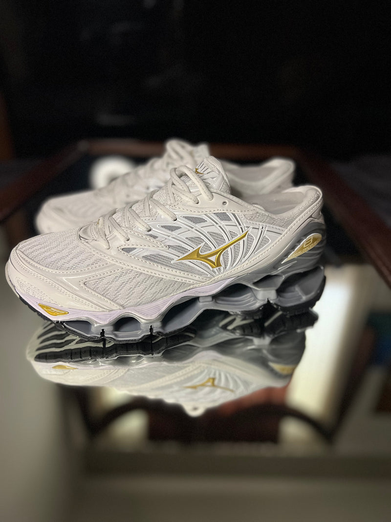 Mizuno Wave Prophecy 8 “Branco/Dourado”